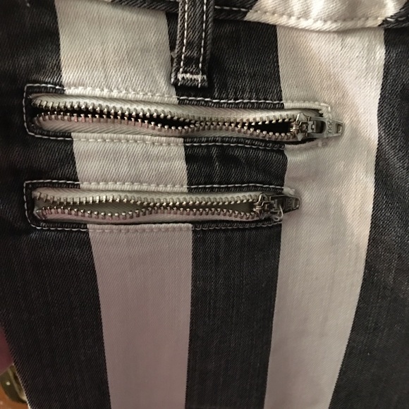 Bebe size 27 b&w jeans - Picture 4 of 8